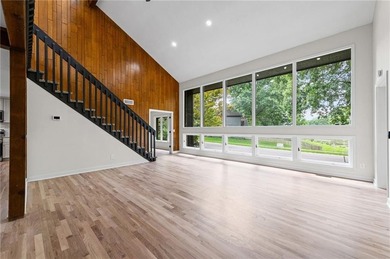 Beautiful modern home that has been completely updated with - photo 5
