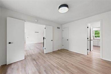 Beautiful modern home that has been completely updated with - photo 9