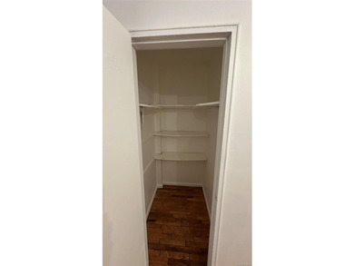 Immediately Available - Spacious Junior 4 Co-op Apartment for - photo 12