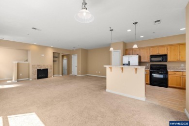 A Peaceful Hillsboro Retreat with Everyday Convenience Nestled