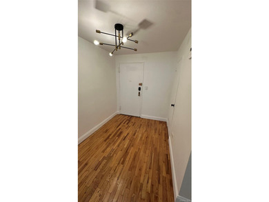 Immediately Available - Spacious Junior 4 Co-op Apartment for - photo 13