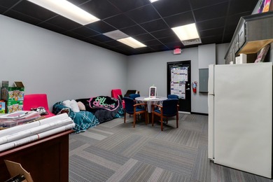 Dream location, in the heart of local expanding subdivisions and