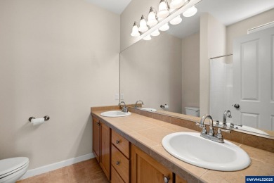 A Peaceful Hillsboro Retreat with Everyday Convenience Nestled