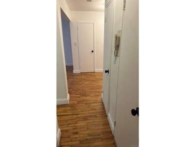 Immediately Available - Spacious Junior 4 Co-op Apartment for - photo 14
