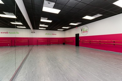 Dream location, in the heart of local expanding subdivisions and