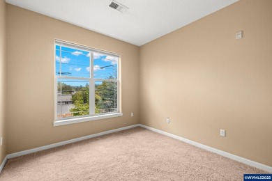 A Peaceful Hillsboro Retreat with Everyday Convenience Nestled