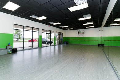 Dream location, in the heart of local expanding subdivisions and