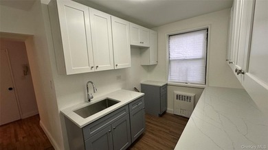 Immediately Available - Spacious Junior 4 Co-op Apartment for - photo 22