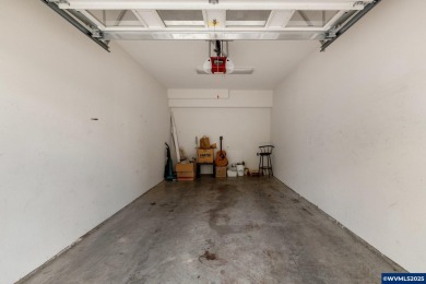 A Peaceful Hillsboro Retreat with Everyday Convenience Nestled