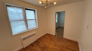 Immediately Available - Spacious Junior 4 Co-op Apartment for - photo 35