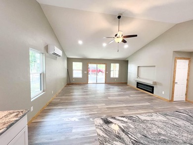 Beautiful New Construction Near Bull Shoals Lake!Be the first to - photo 5