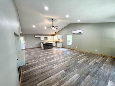 Beautiful New Construction Near Bull Shoals Lake!Be the first to - photo 6
