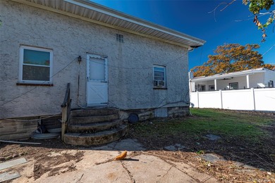 Welcome to 43 Wynsum Avenue in Merrick! The perfect opportunity - photo 13