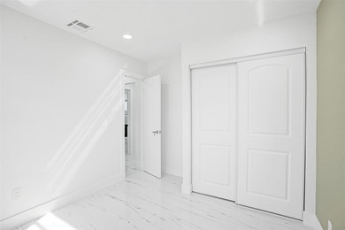 Completely renovated 4-bedroom, 3-bathroom home in desirable - photo 15