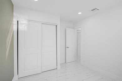 Completely renovated 4-bedroom, 3-bathroom home in desirable - photo 18