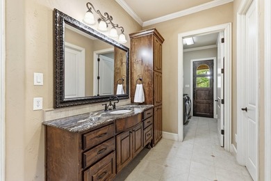 Welcome home to 7 Hillview Court in the sought after - photo 25