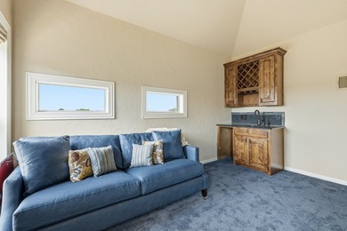 Welcome home to 7 Hillview Court in the sought after - photo 30