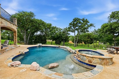 Welcome home to 7 Hillview Court in the sought after - photo 32