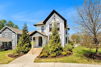 Welcome home to this beautifully renovated Victorian in the - photo 5