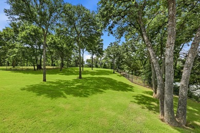 Welcome home to 7 Hillview Court in the sought after - photo 38