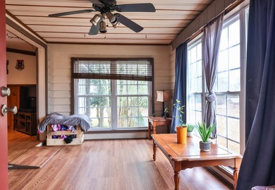 Charming country retreat with unbeatable convenience! This