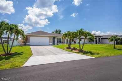 Meticulously cared for home with a FENCED yard and upgraded ROOF - photo 2