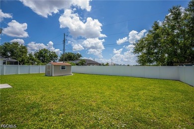 Meticulously cared for home with a FENCED yard and upgraded ROOF - photo 3