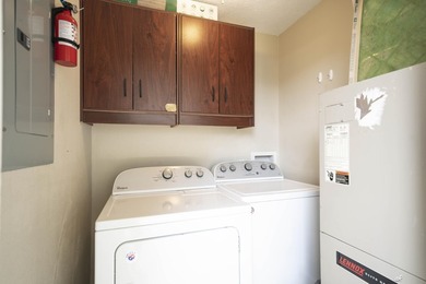 Updated, End Unit, gated backyard and additional privacy! Move - photo 14