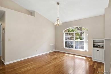 Located on one of the most beautiful cul-de-sac streets in - photo 16
