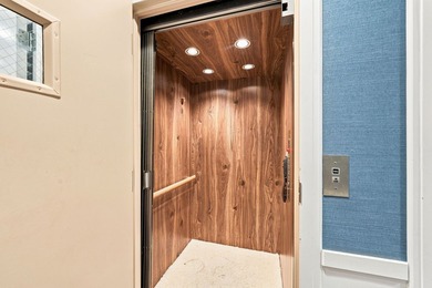 107 W DELAWARE Place F - photo 18