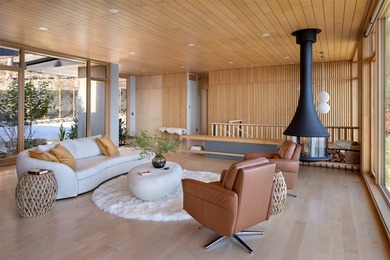 Completed in 2023 and thoughtfully designed by its owners, this - photo 28