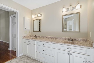 Located on one of the most beautiful cul-de-sac streets in - photo 28
