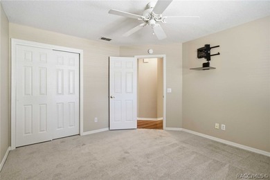 Located on one of the most beautiful cul-de-sac streets in - photo 31