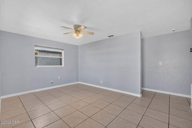 Move right into this beautifully updated 3 bedroom, 2 bathroom - photo 3