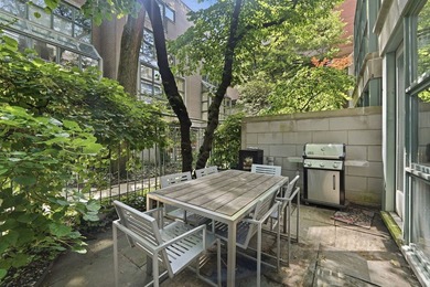 107 W DELAWARE Place F - photo 40
