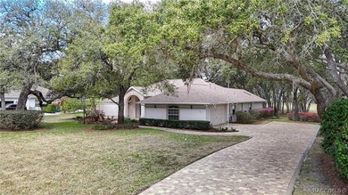 Located on one of the most beautiful cul-de-sac streets in - photo 44