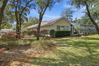 Located on one of the most beautiful cul-de-sac streets in - photo 45