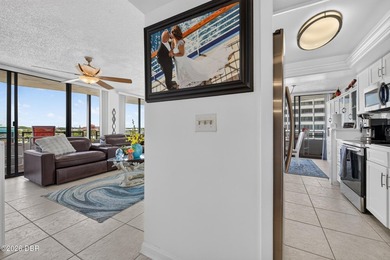 Enjoy spectacular Ocean views from this spacious 2 bedroom/2 - photo 6
