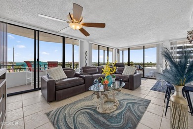 Enjoy spectacular Ocean views from this spacious 2 bedroom/2 - photo 7