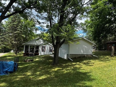 Turn-Key Vacation Retreat in Rock River Leisure Estates! Escape - photo 3