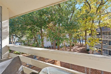 Flipflop distance to beach! This top floor corner Villa is just - photo 11