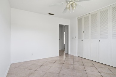 Beautifully maintained 1/1 Condo located in a welcoming and - photo 13