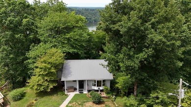 Lakeview home! Split floor 3 bed 2 bath home, offers 1680 sq ft - photo 3