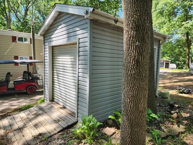 Beautiful 2006 Park Model with double loft and queen bedroom on - photo 15