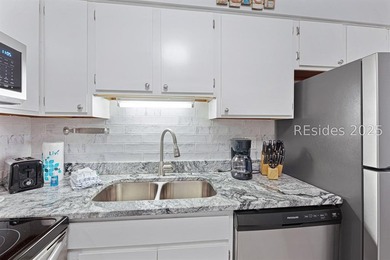 Flipflop distance to beach! This top floor corner Villa is just - photo 16