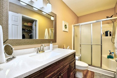 Beautifully furnished, fully stocked and updated 3 bedroom, 2 - photo 18