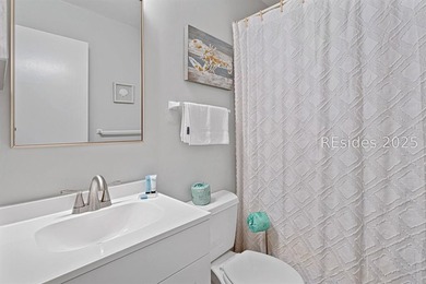 Flipflop distance to beach! This top floor corner Villa is just - photo 20