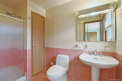 Welcome to this well-maintained 3-bedroom, 2.5-bath home in the - photo 20