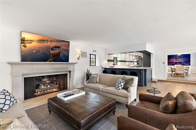 A rare luxury estate opportunity where privacy and presence come - photo 3