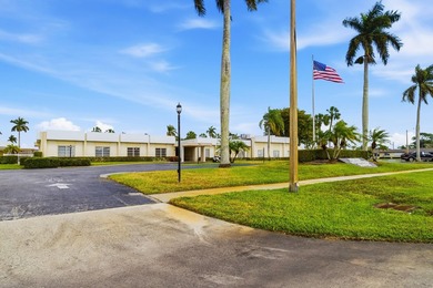 Beautifully maintained 1/1 Condo located in a welcoming and - photo 25